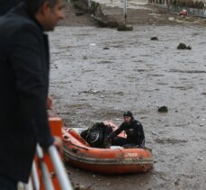 Şanlıurfa'da sağanak derelerin taşmasına neden oldu