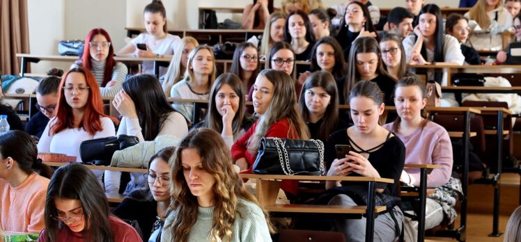 Sırbistan'da, Türkiye'nin Belgrad Büyükelçiliği ve Niş Üniversitesi işbirliğinde Türkçe kursu açıldı