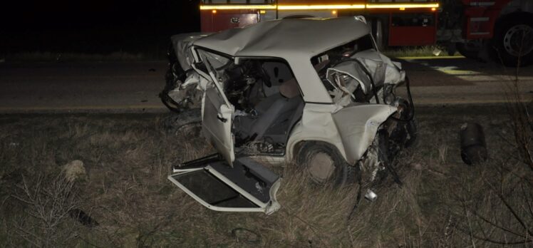 Tekirdağ'da iki otomobilin çarpıştığı kazada 4 kişi ağır yaralandı