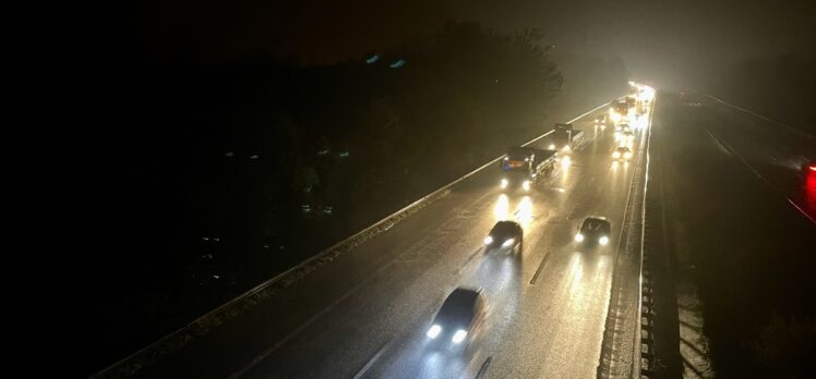 Anadolu Otoyolu'nda akıcı trafik yoğunluğu yaşanıyor