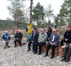 Bakan Kirişci, Kahramanmaraş'ta depremde ölenlerin cenazelerinin defnedildiği mezarlığı ziyaret etti: