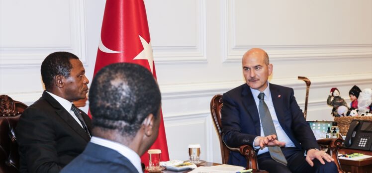 Bakan Soylu, Kamerun Bölgesel Yönetim Bakanı Nji ile bir araya geldi