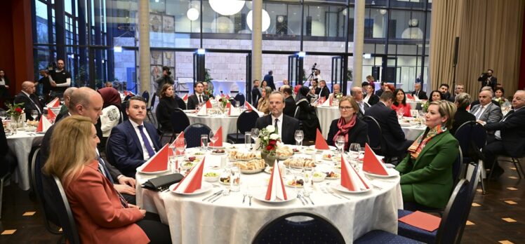 Berlin Büyükelçiliği  Almanya'daki Türk toplumuna iftar verdi