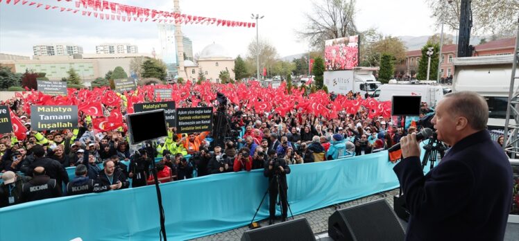 Cumhurbaşkanı Erdoğan, Malatya'da deprem konutları temel atma ve anahtar teslim töreninde konuştu: (2)