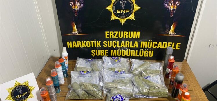 Erzurum'da saç sprey tüplerine gizlenmiş 5 kilo 4 gram uyuşturucu ele geçirildi