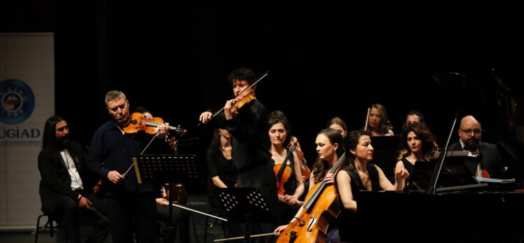 Grammy Ödüllü Maxim Vengerov, Eskişehir'de depremzedeler yararına konser verdi