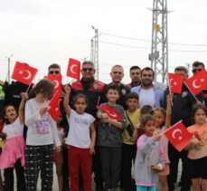 Hatay'da polislerden depremzede çocuklara moral etkinliği