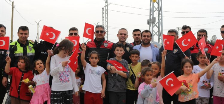 Hatay'da polislerden depremzede çocuklara moral etkinliği