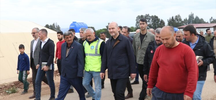 İçişleri Bakanı Soylu, Hatay'da konteyner ve çadır kentleri ziyaret etti