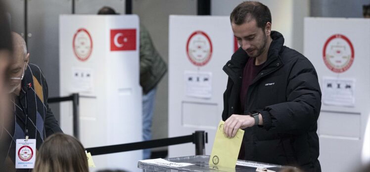 İngiltere ve İskoçya'da, Türkiye'deki 14 Mayıs seçimleri için oy kullanma işlemi bugün başlıyor