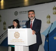 Kırgızistan'da Bişkek Maarif Eğitim Kompleksi öğrencilerinin velileri iftarda buluştu