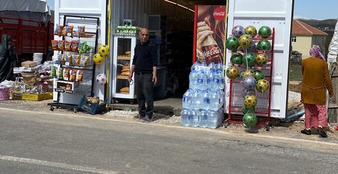 Malatyalı bakkal yıkılan ekmek teknesine ŞOK Marketler sayesinde yeniden kavuştu