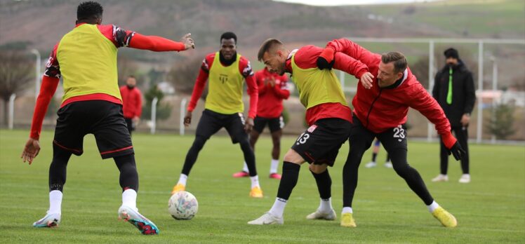 Sivasspor, Medipol Başakşehir maçının hazırlıklarını tamamladı