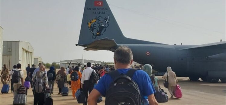 Sudan’daki çatışmalar nedeniyle birçok ülke tahliye operasyonu yürütüyor