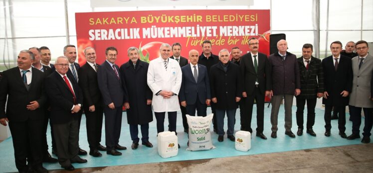 Tarım ve Orman Bakanı Kirişci, Sakarya'da Seracılık Mükemmeliyet Merkezi'ni ziyaret etti: