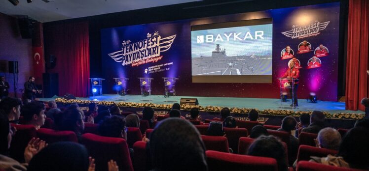 TEKNOFEST paydaşları Başakşehir'de gençlerle buluştu