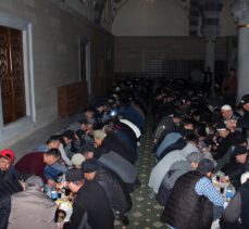 TİKA, Kırgızistan'da İmam Serahsi Camisi'nde 2 bin kişilik iftar verdi