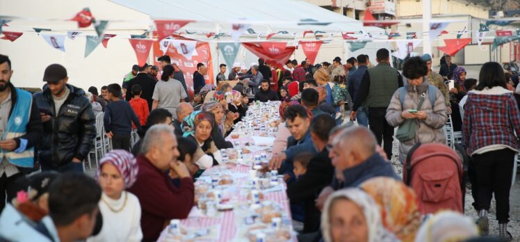 TÜRGEV “Kardeşlik Sofrası” depremzedeler için Hatay'da kuruldu