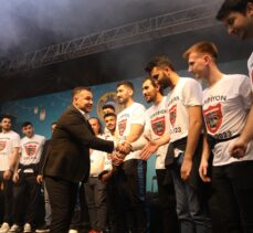 Voleybolda Efeler Ligi'ne yükselen Alanya Belediyespor, ilçede şampiyonluğu kutladı