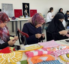 Yozgat'ta afetzede kadınlar depremin izlerini devam ettikleri kurslarla silmeye çalışıyor