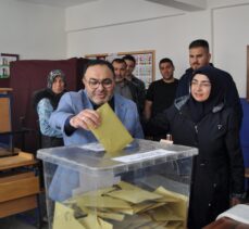 AK Parti Yerel Yönetimler Başkan Yardımcısı Veli Böke oyunu Kahramanmaraş'ta kullandı