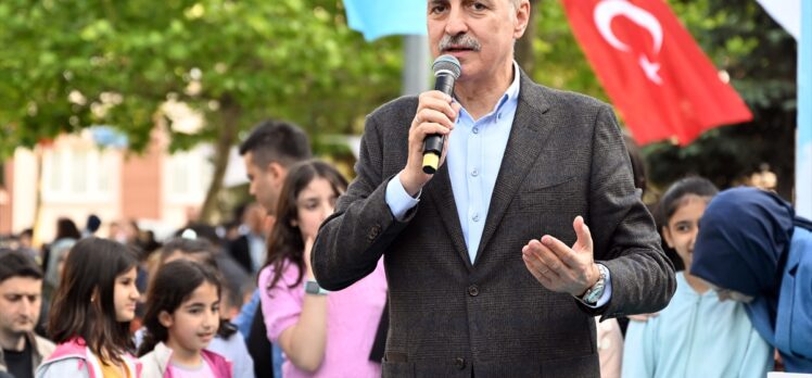 AK Parti'li Numan Kurtulmuş, Ümraniye'de çocuk şenliğine katıldı: