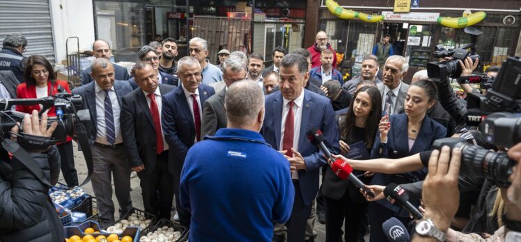 Ata İttifakı cumhurbaşkanı adayı Oğan, Ankara'da hal esnafıyla bir araya geldi: