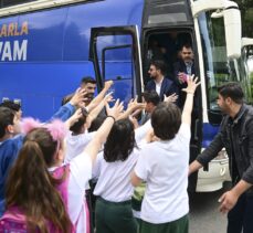 Bakan Kurum, seçim otobüsünden vatandaşlara seslendi: