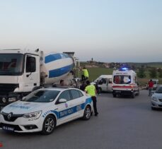 Çorum’da beton mikseriyle çarpışan otomobildeki 6 kişi yaralandı