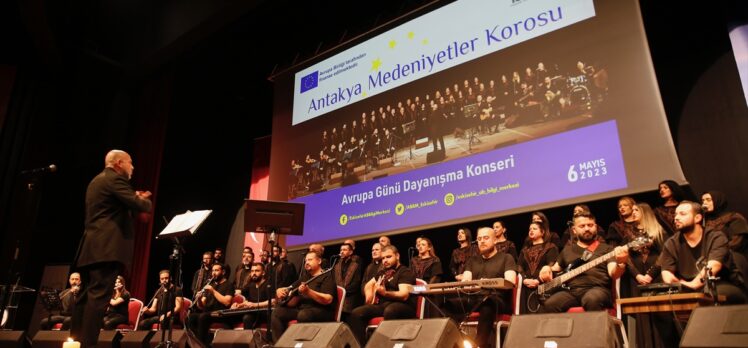 Depremde 7 üyesini kaybeden Antakya Medeniyetler Korosu Eskişehir'de konser verdi