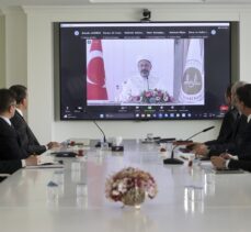 Diyanet İşleri Başkanı Erbaş, Din Hizmetleri müşavir ve ataşeleriyle çevrim içi toplantıda görüştü: