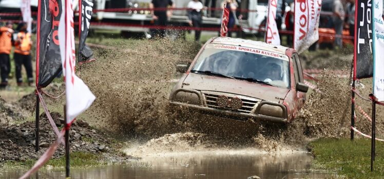 Düzce'de off-road sporcuları afet gönüllüleri için yarıştı