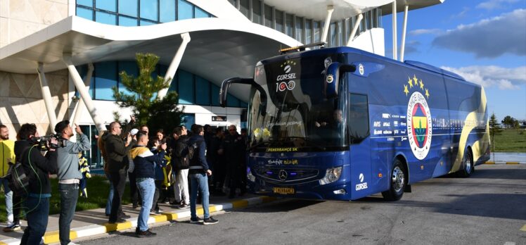 Fenerbahçe kafilesi Sivas'a geldi