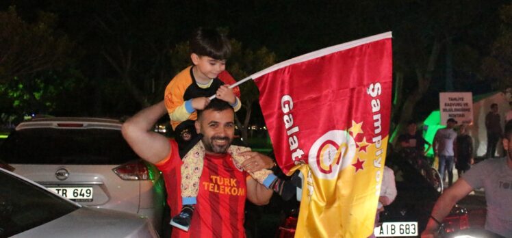 Galatasaray’ın şampiyonluğu deprem bölgesi İskenderun’da kutlanıyor