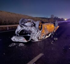 Gaziantep'te 2 otomobilin çarpıştığı kazada 1 kişi öldü, 9 kişi yaralandı