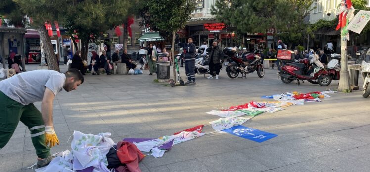 İstanbul'da siyasi partilerin bayrak ve pankartları toplanıyor