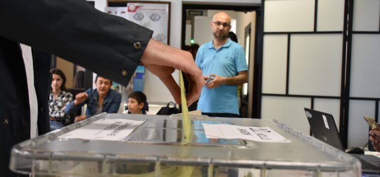 İtalya'daki Türk vatandaşları sandık başında