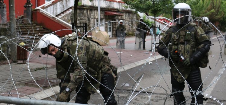 Kosova'nın kuzeyinde Sırpların protestoları sürüyor