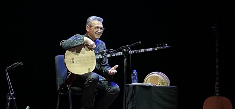 Müzisyen Murat Salim Tokaç, depremzedeler yararına konser verdi