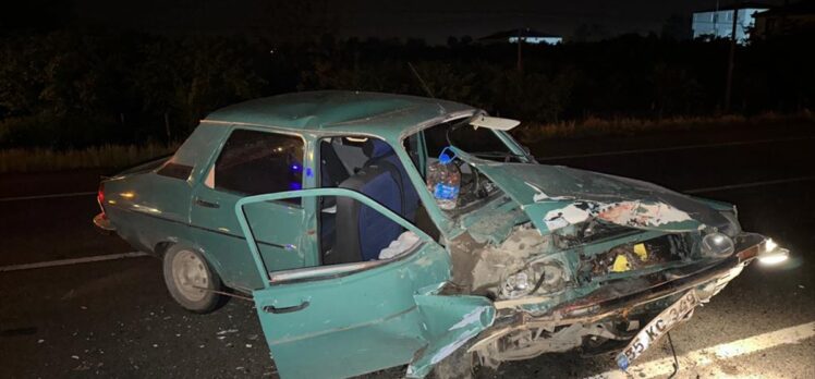 Samsun'da iki otomobilin çarpıştığı kazada 6 kişi yaralandı