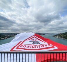 Samsunspor bayrakları İstanbul Boğazı'ndaki köprülere asıldı