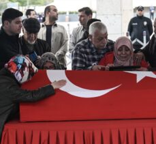 Suriye'deki patlamada şehit olan polis memuru Özgür Barçın, son yolculuğuna uğurlandı