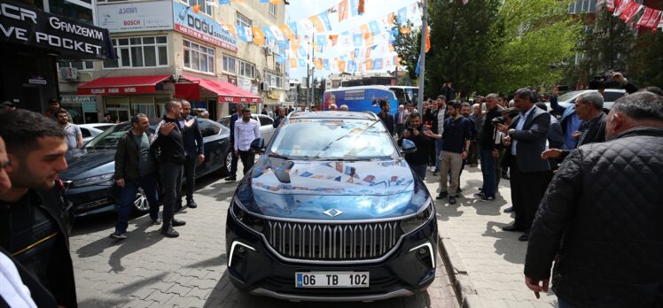 Türkiye'nin yerli otomobili Togg, Bingöl'de tanıtıldı