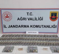 Ağrı'da, İran'dan gelen yolcu otobüsünde sahte dolar ele geçirildi