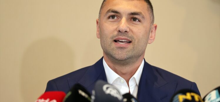 Burak Yılmaz, futbolu bıraktığını açıkladı: