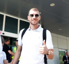 Edin Dzeko, Fenerbahçe için İstanbul'a geldi