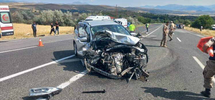 Elazığ'da cip ile otomobilin çarpıştığı kazada 1 kişi öldü, 5 kişi yaralandı