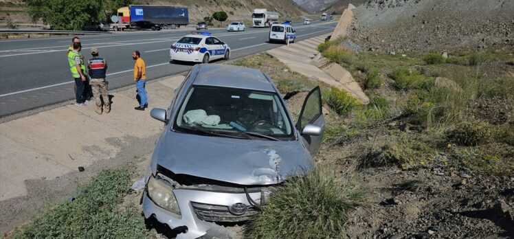 Erzincan'da trafik kazası, 1 kişi öldü, 3 kişi yaralandı