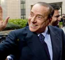 Eski İtalya Başbakanı Silvio Berlusconi hayatını kaybetti