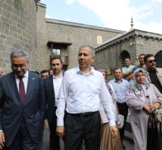 İçişleri Bakanı Yerlikaya, Diyarbakır'da ziyaretlerde bulundu